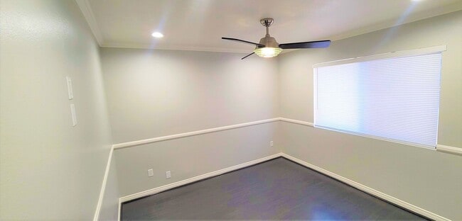 Building Photo - Single Story House in Beautiful Gated Comm...
