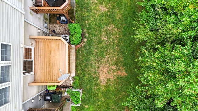 Building Photo - Spacious 3 story Townhome-Close to Downtown Raleigh- Renaissance Park-Available Now!