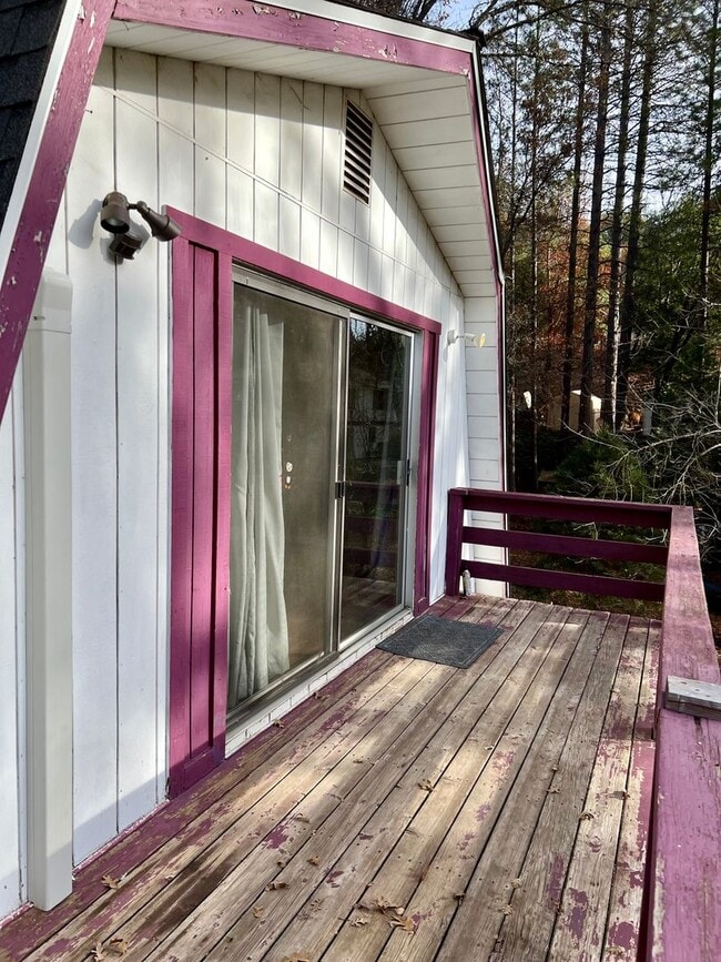 Building Photo - Pine Grove Guest House for rent