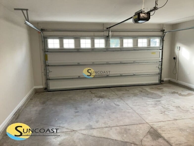 Building Photo - 8013 Stuart Ave