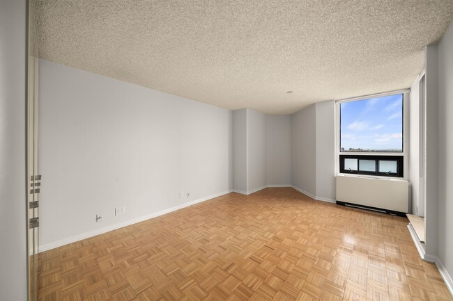 Building Photo - 800 Palisade Ave