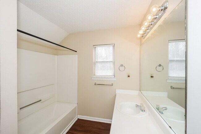 Building Photo - 705 Addy Cove