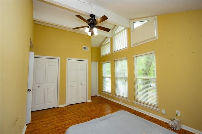 Building Photo - 3233 River Oak Pl