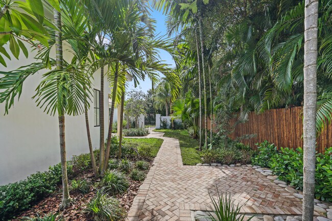 Building Photo - 1107 Periwinkle Ln