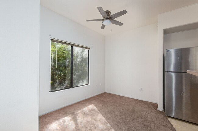 Building Photo - MOVE IN SPECIAL - 1st month HALF OFF!!!