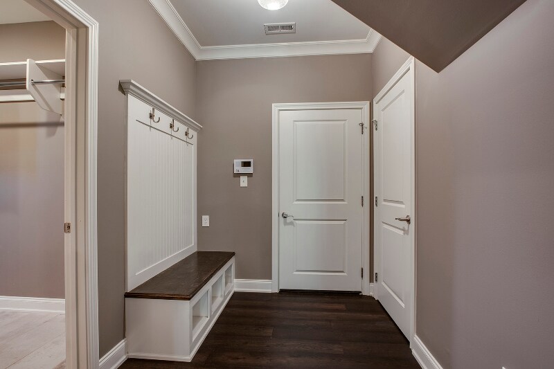 Building Photo - 318 Chatuga Ln
