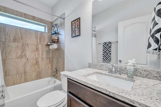Building Photo - 717 Friar Tuck Dr
