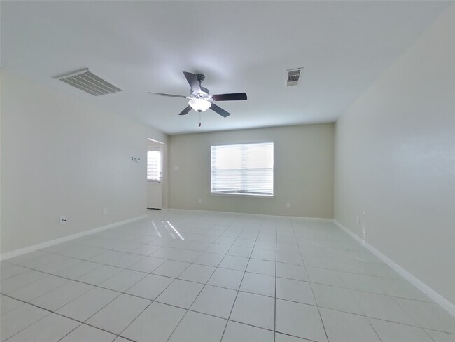 Building Photo - 680 Totem Trail Dr