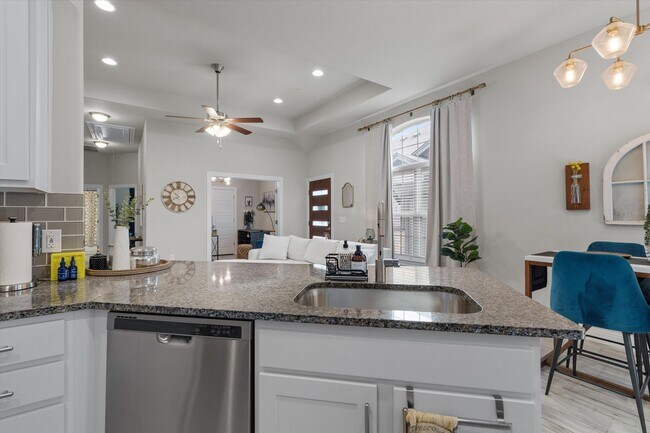 Building Photo - 127 Thelonious Dr