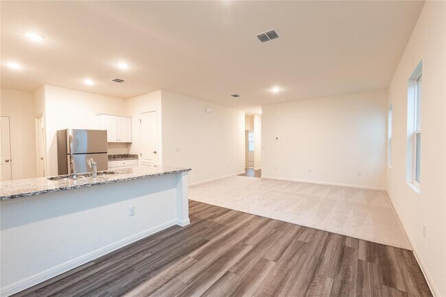 Building Photo - 144 Mullen Wy