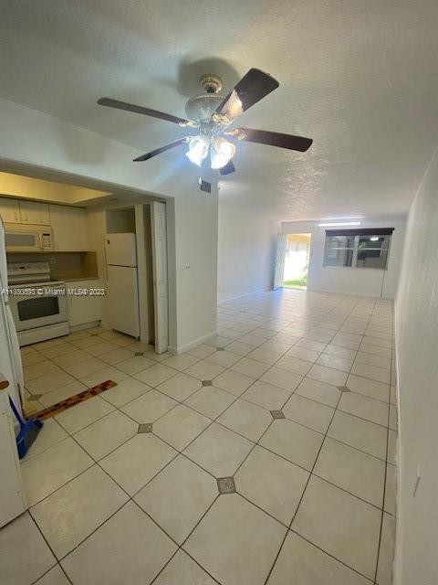 Building Photo - 1350 NE 119th St