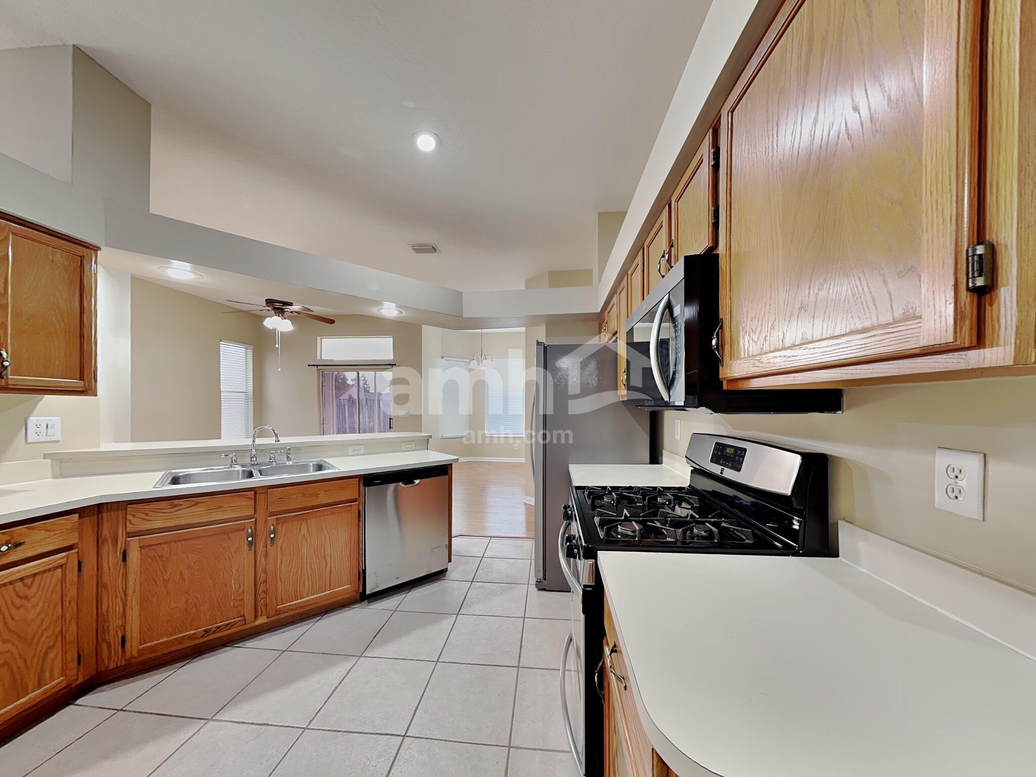 Building Photo - 2462 St Johns Ln