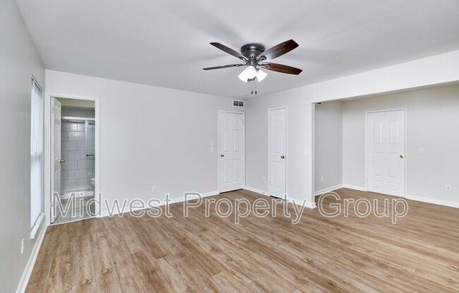 Building Photo - 6681 Chesapeake Dr