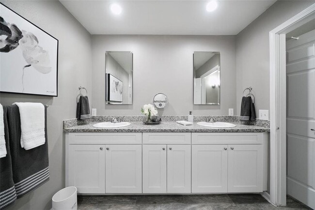 Building Photo - 3488 Balboa Cir