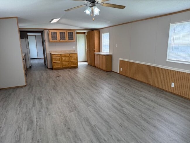 Building Photo - Greenback 37742 - 3 bed 2 bath mobile home...