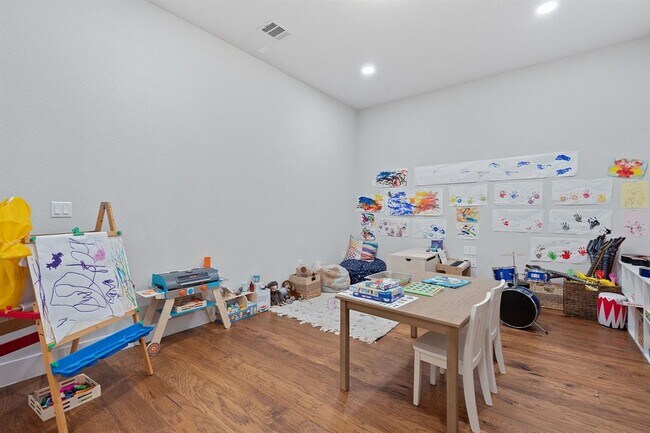 Building Photo - 8400 Ambergill Ct