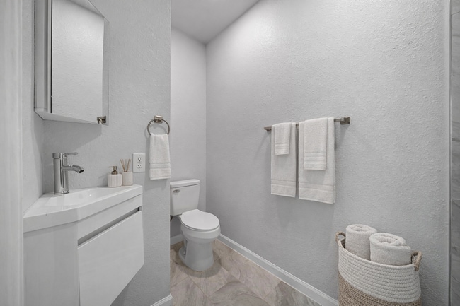 Building Photo - 2805 Church St