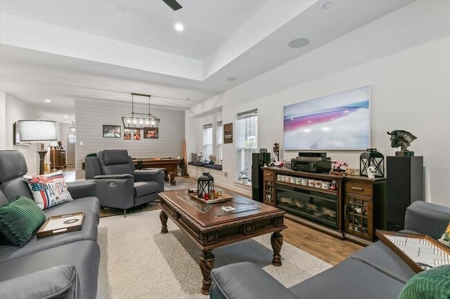 Building Photo - 809 Meadowbend Loop S