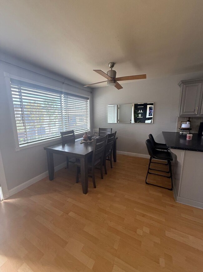 Building Photo - Remodeled 2 Bed, 2 Bath Condo in Quiet Gated Lomita Community