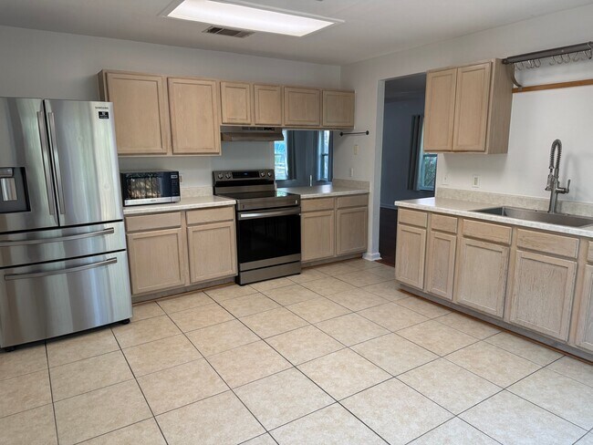 Building Photo - 2308 Lavendale Ct