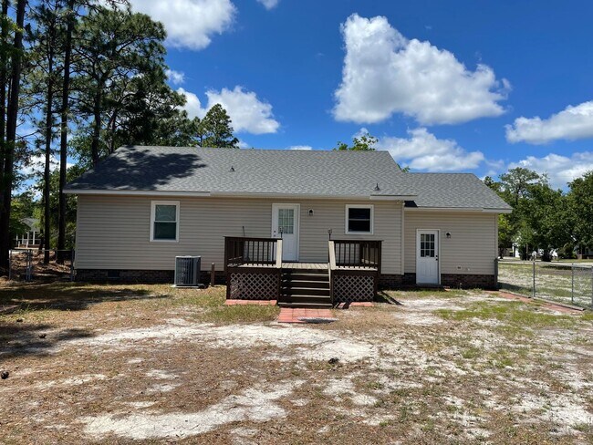 Building Photo - 3 Bedroom 2 Bath house in Boiling Springs with Workshop/Garage
