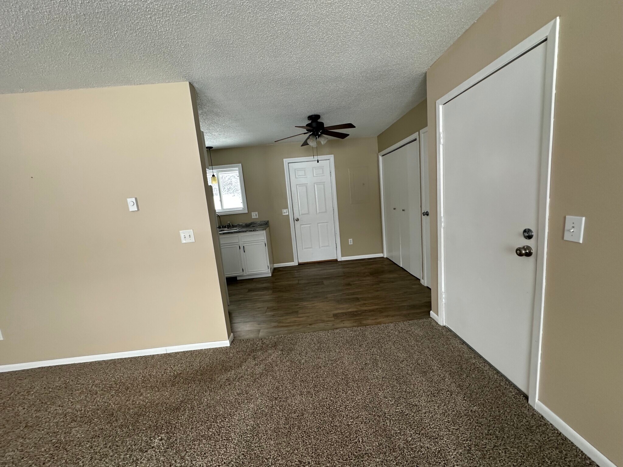 Building Photo - 3333 Mahoney Dr