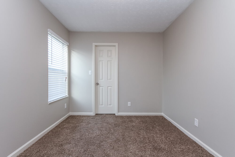 Building Photo - 5885 Gadsen Dr
