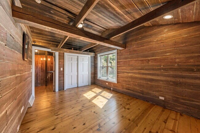 Building Photo - 7479 Grove Rd