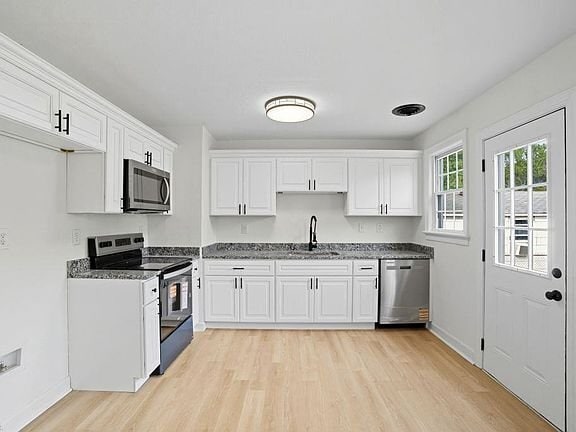 Building Photo - 3316 Vimy Ridge Ave