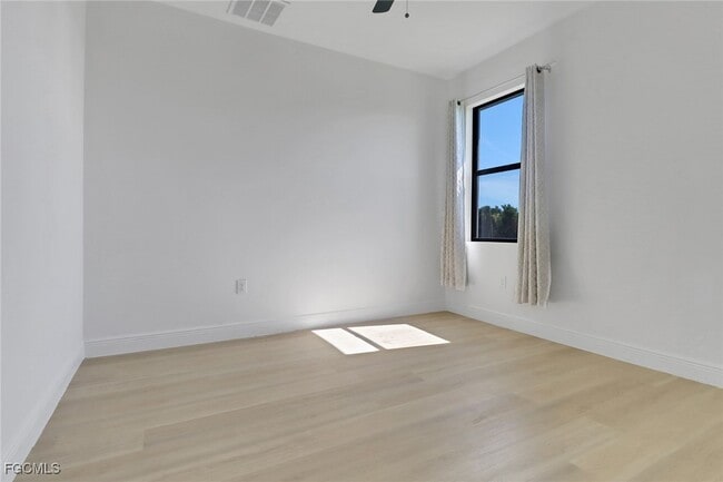 Building Photo - 3807 27th St SW