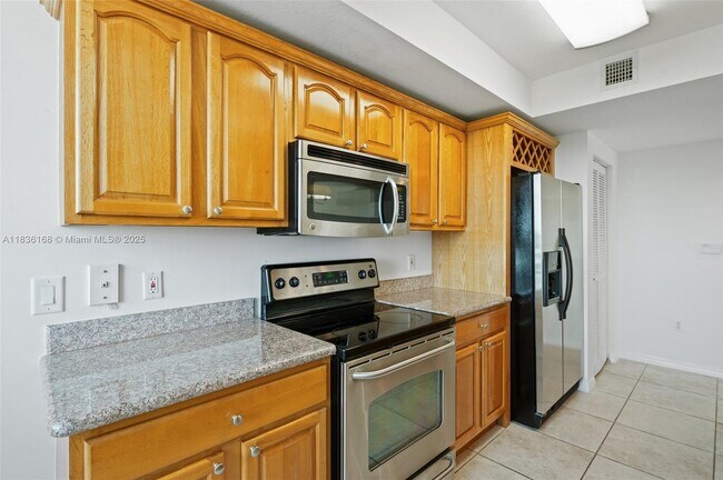 Building Photo - 3530 SW 22nd St