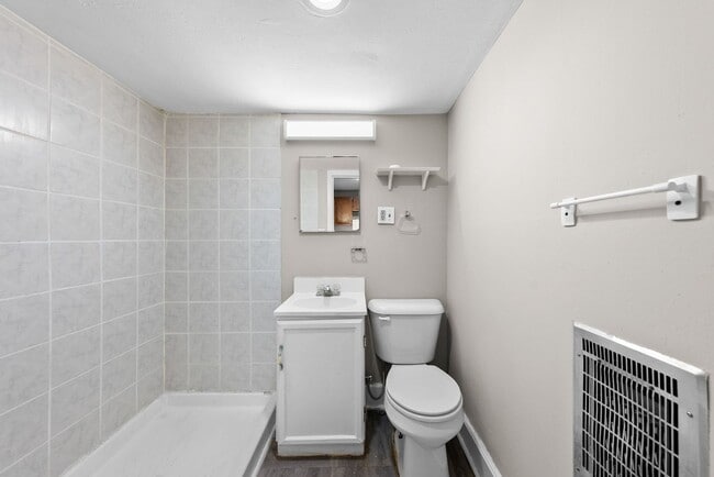 Building Photo - 2 Bedroom Home Near APSU Campus For Rent!