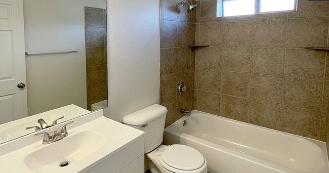 Building Photo - Single-family home in Alma! Income Restricted, available 4/27/2026