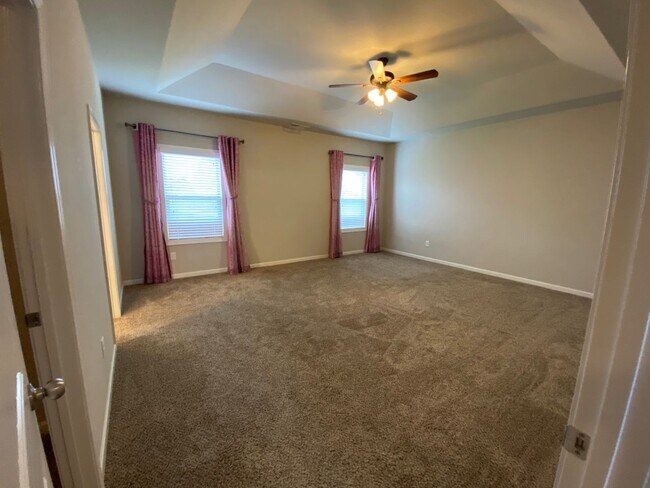 Building Photo - 4 bed, 3 bath home in Hawthorn Ridge is Av...