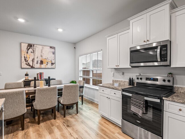 Building Photo - 15 Arden Rd