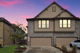 Building Photo - 12235 Stellano Ln