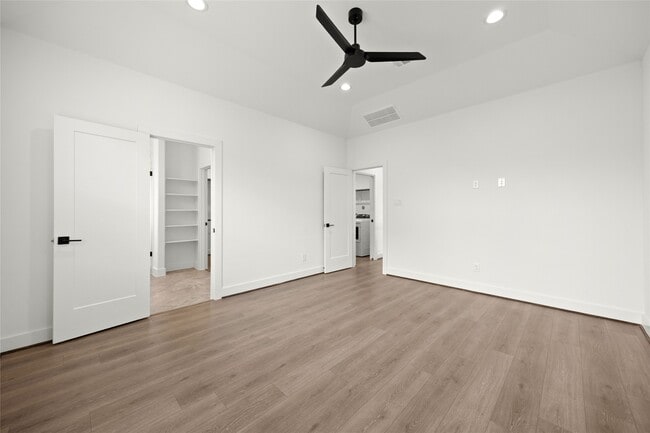 Building Photo - 2752 Sunny Briar Dr