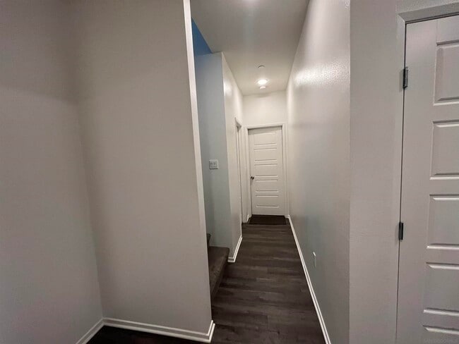 Building Photo - 5150 Calle Sandwaves