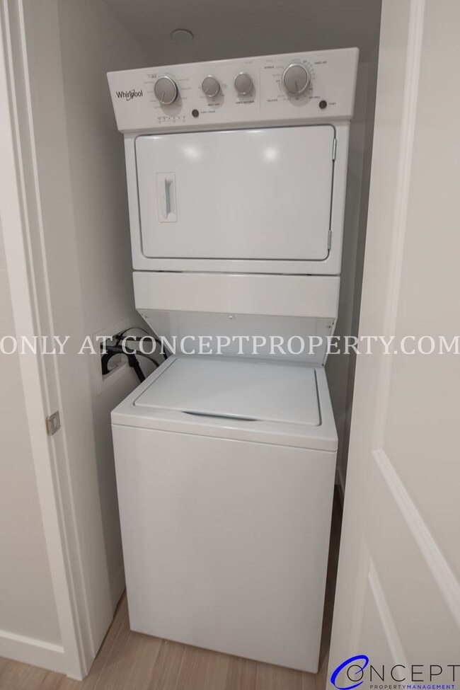 Building Photo - 2 Bed 2 Bath! Stylish, Smart, and Serene — The New Standard of Affordable Modern at Studio Crossing