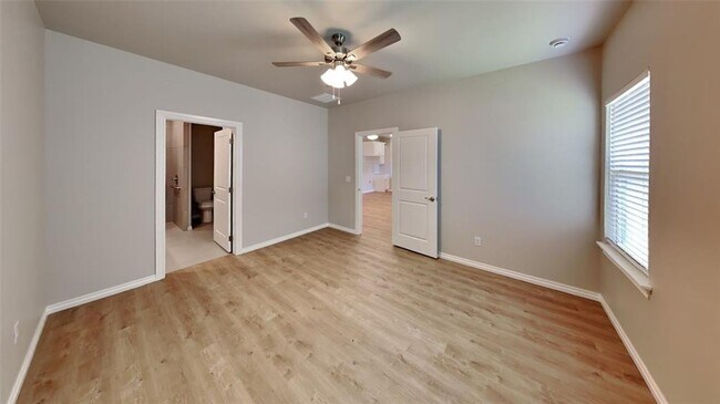 Building Photo - LUXURY BRAND NEW 1 Bedroom 2 Bathroom Cottage in 55+ Community in Warr Acres, Ok (Gated Community)