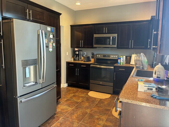 Building Photo - 4207 Gladden Ln