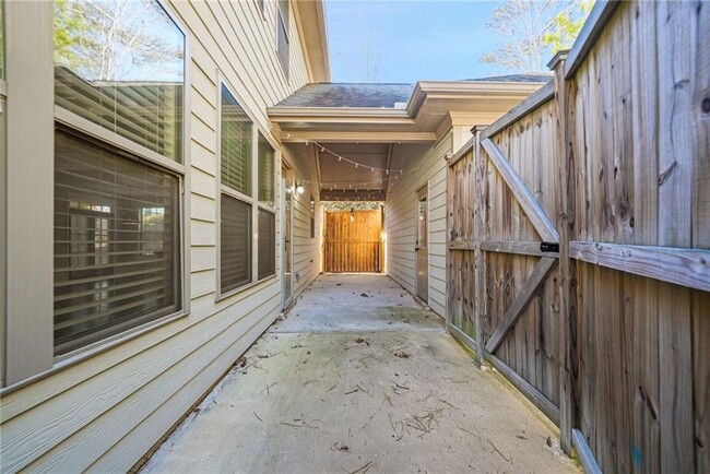 Building Photo - 2439 Muirfield Pl