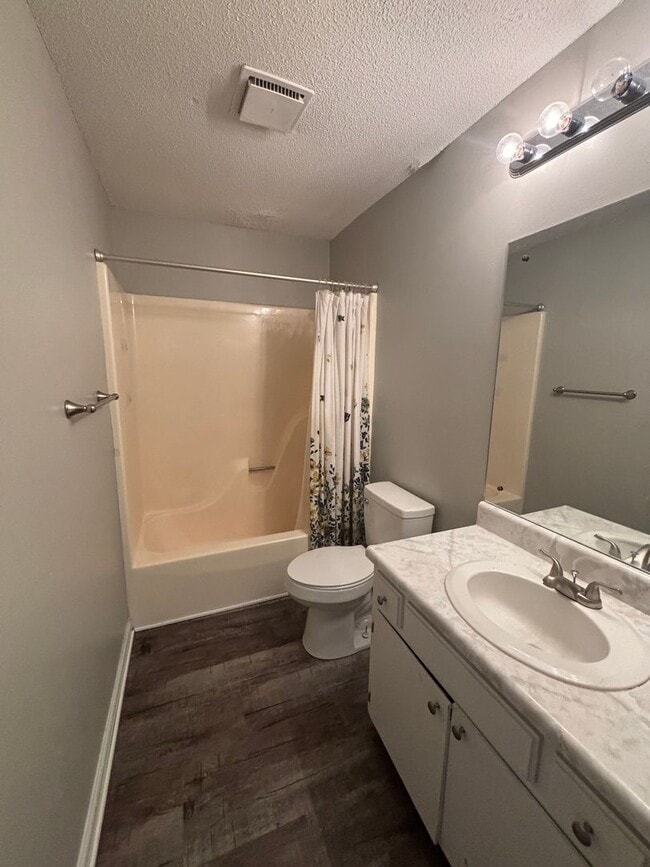 Building Photo - 1837 Lively Rd