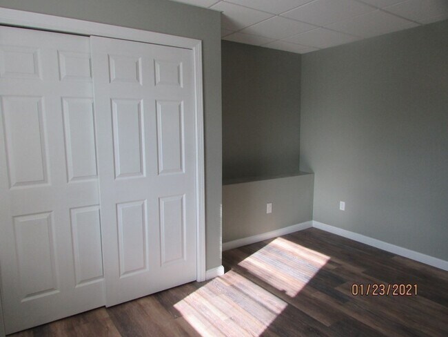 Building Photo - 218 Hart St