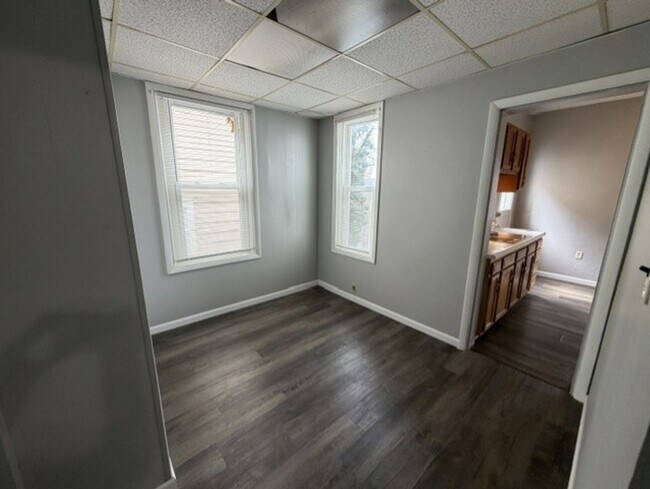 Building Photo - 14 S Grandview Ave