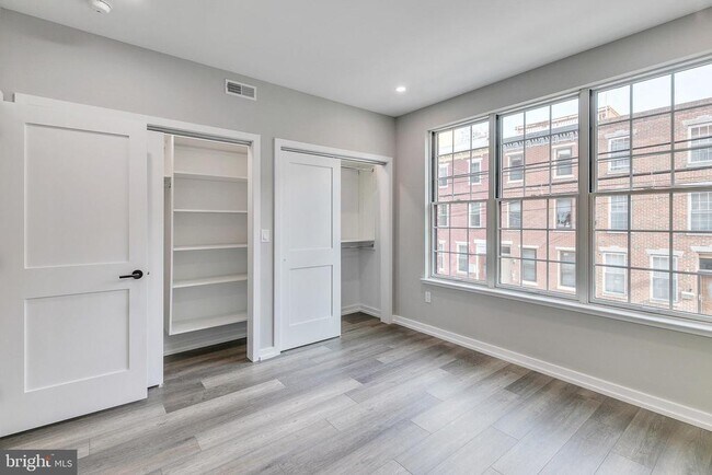 Building Photo - 752 S 16th St