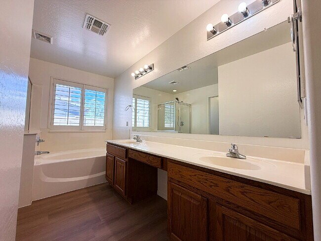 Building Photo - Beautiful Goodyear Home in Centerra – Spacious, Stylish & Move-In Ready!
