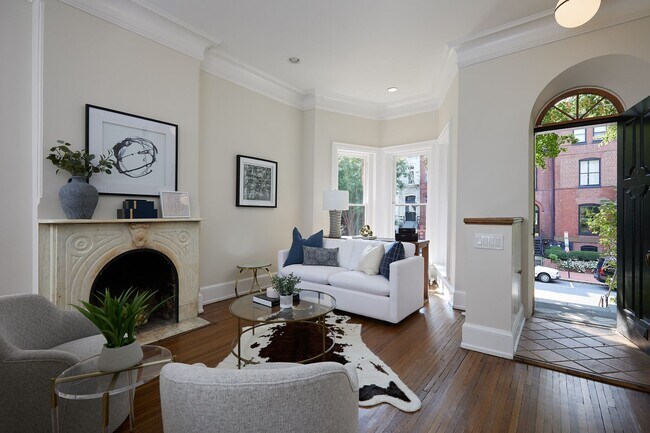 Building Photo - Historic Rowhouse in Central DC (Dupont) w...