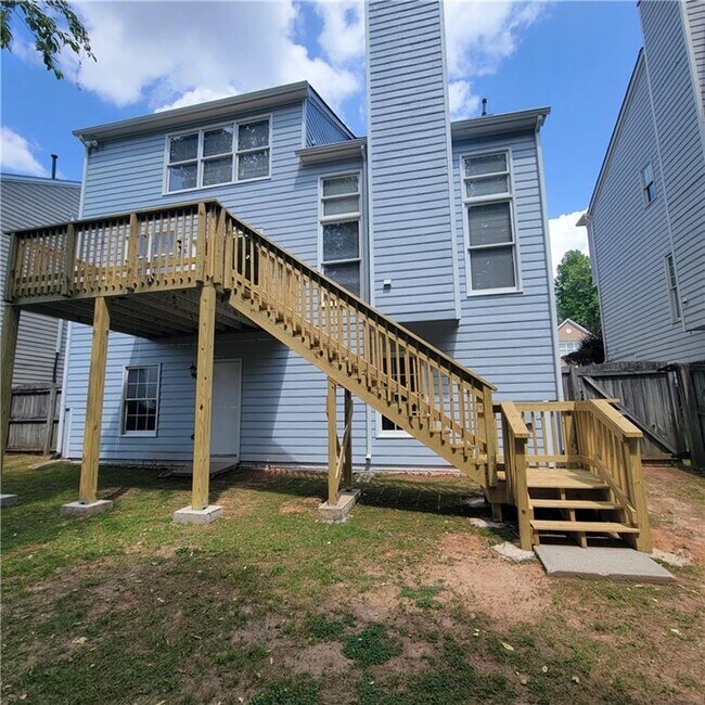 Building Photo - 3045 Binghampton Ln