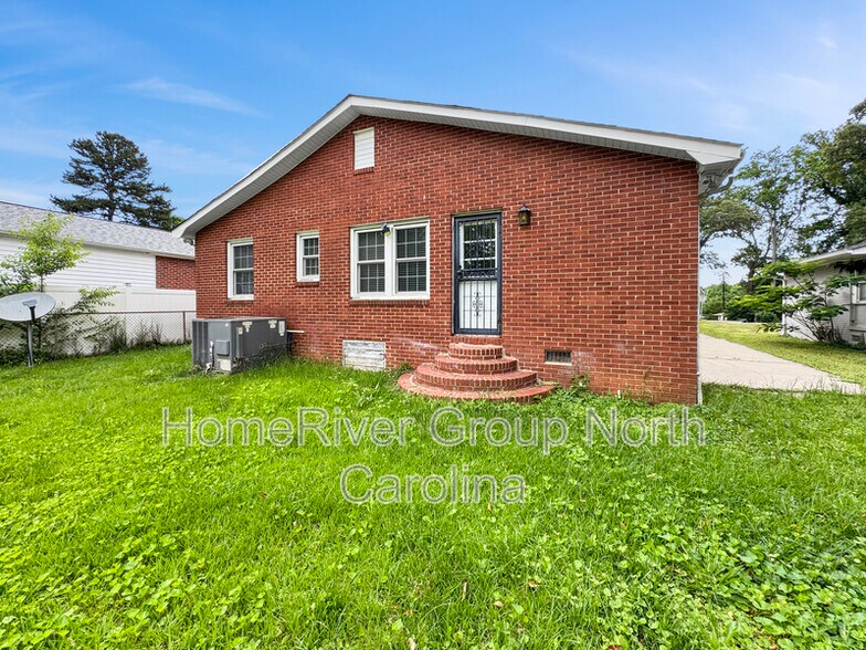 Building Photo - 1901 Haines St